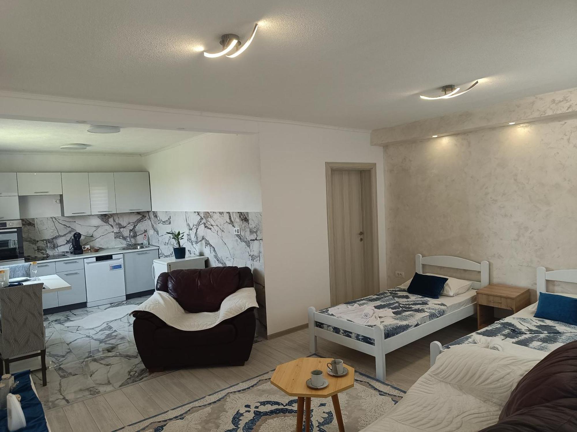 Matija Airport Apartment Mitrovici  Εξωτερικό φωτογραφία