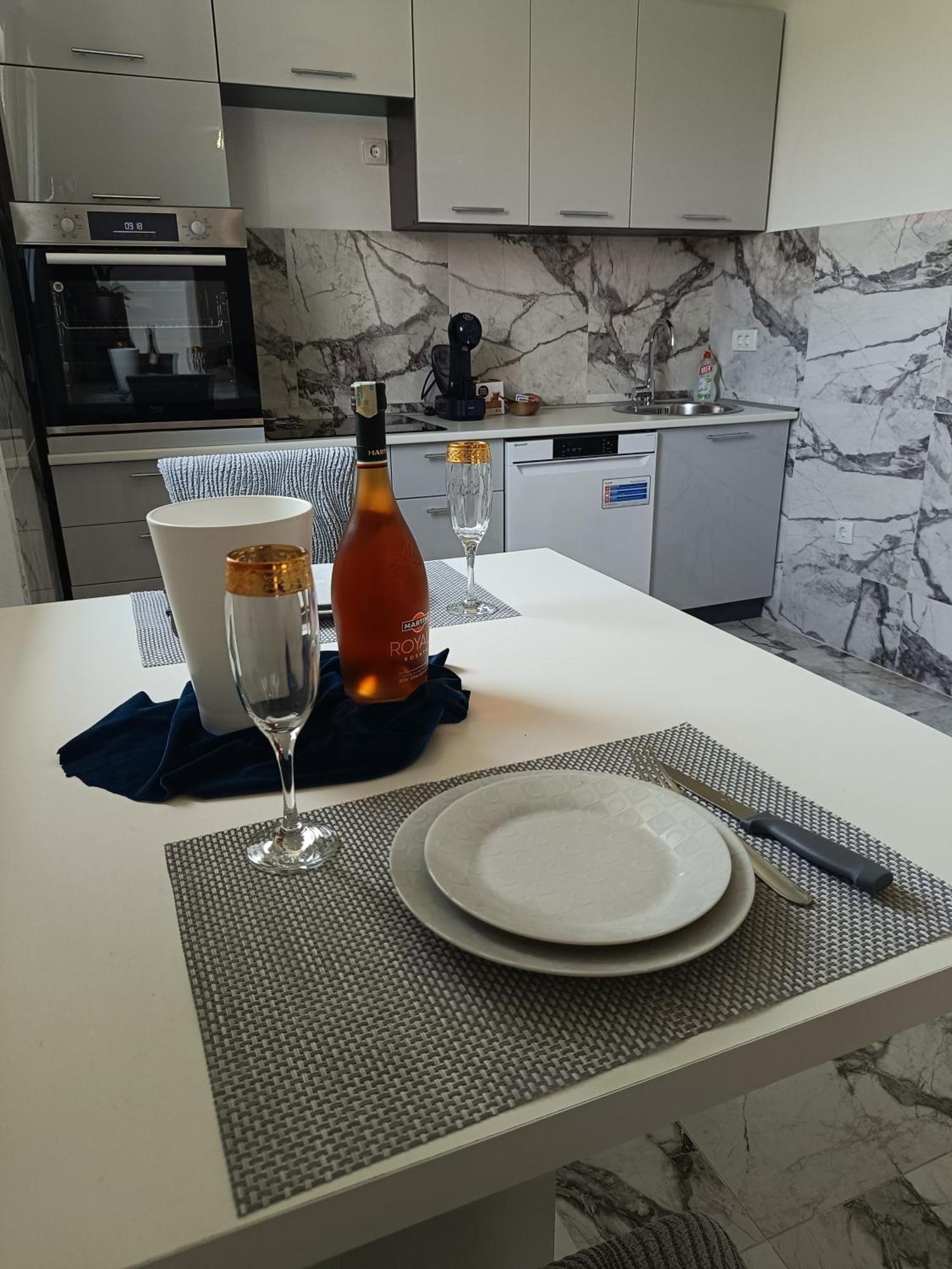 Matija Airport Apartment Mitrovici  Εξωτερικό φωτογραφία