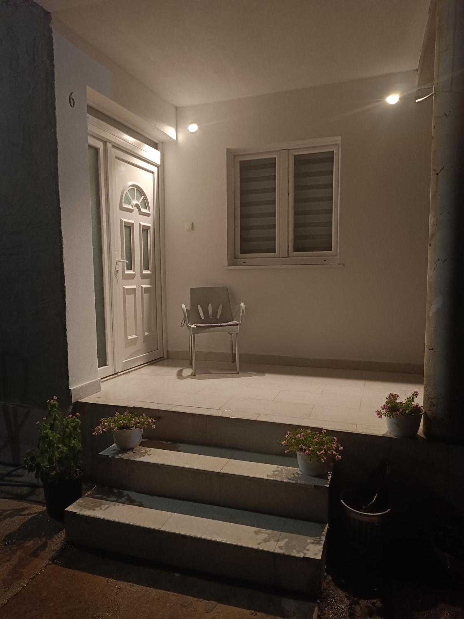Matija Airport Apartment Mitrovici  Εξωτερικό φωτογραφία
